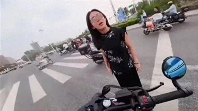 续：女司机气到流产公布完整行车记录仪尊龙AG网站河北女司机与骑手冲突后(图15)